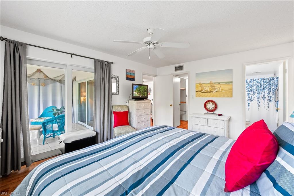 COUNTRY CLUB MANOR - Residential