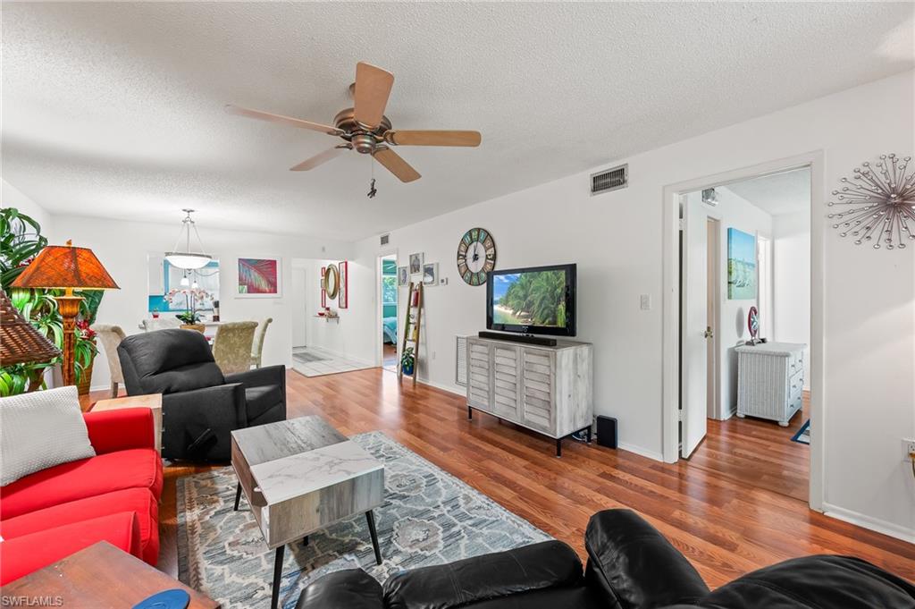 COUNTRY CLUB MANOR - Residential