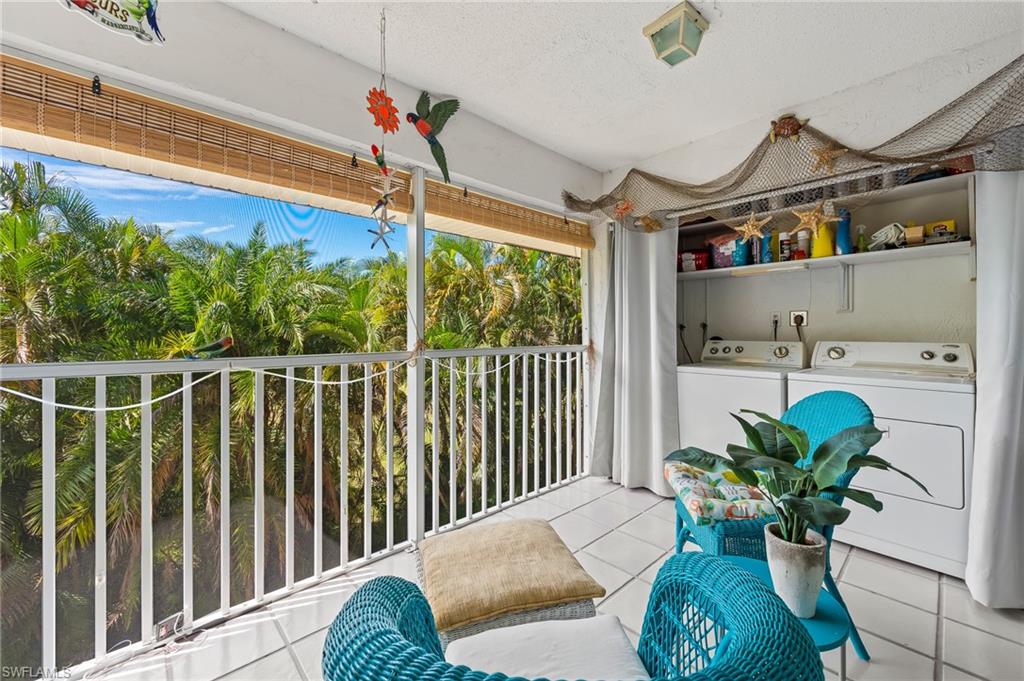 COUNTRY CLUB MANOR - Residential