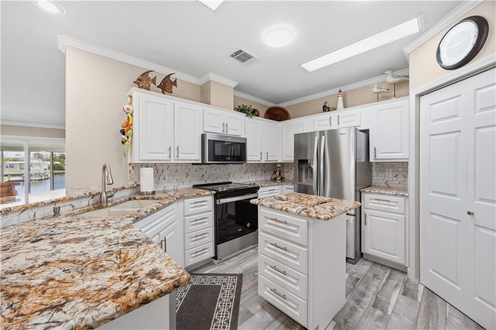 BAYSIDE ESTATES - Residential