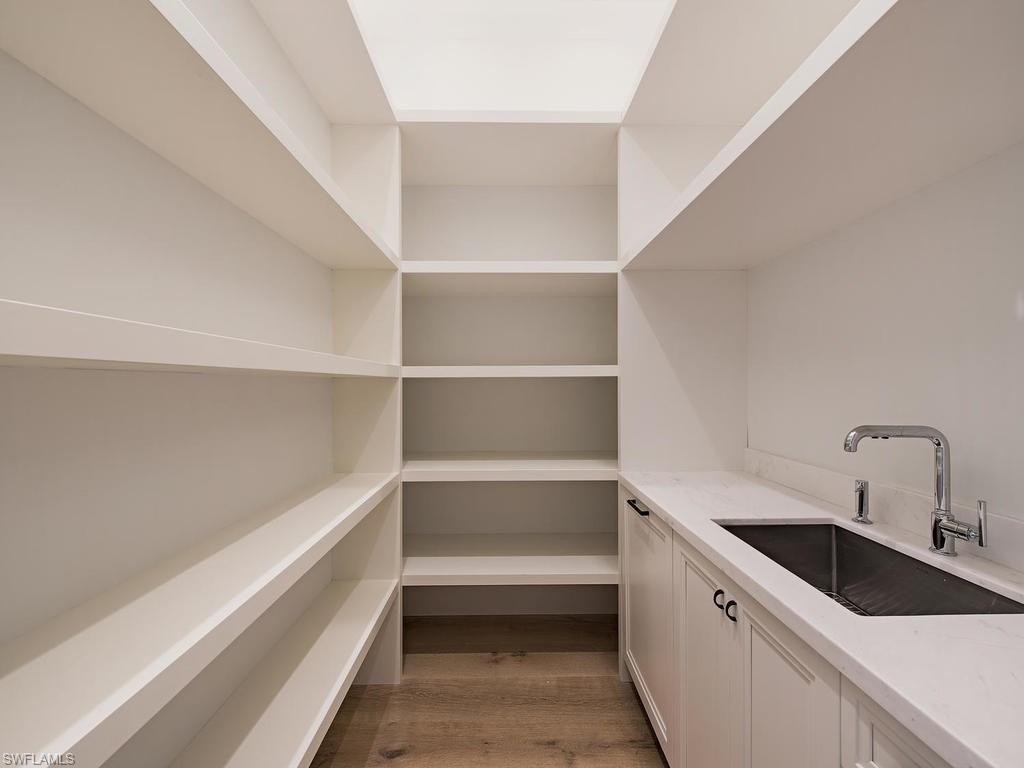 MOORINGS - Residential