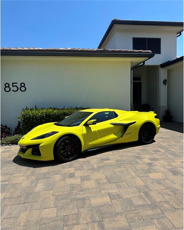 MARCO BEACH - Residential