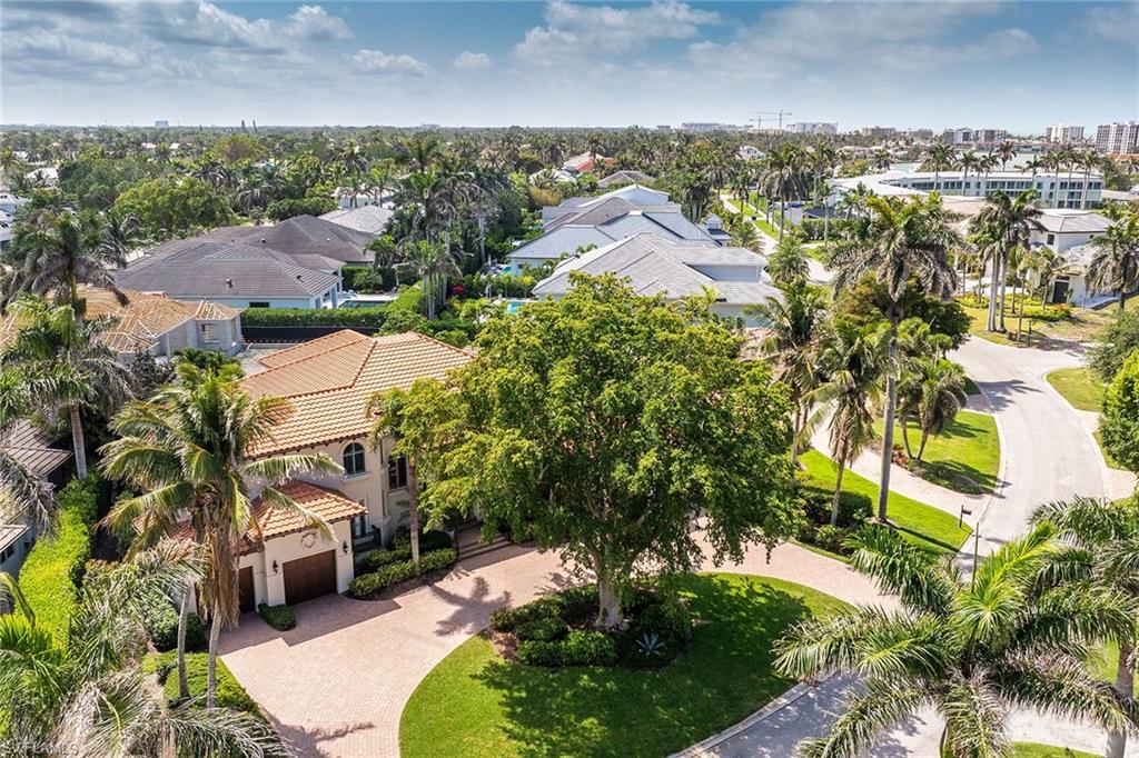 MOORINGS - Residential