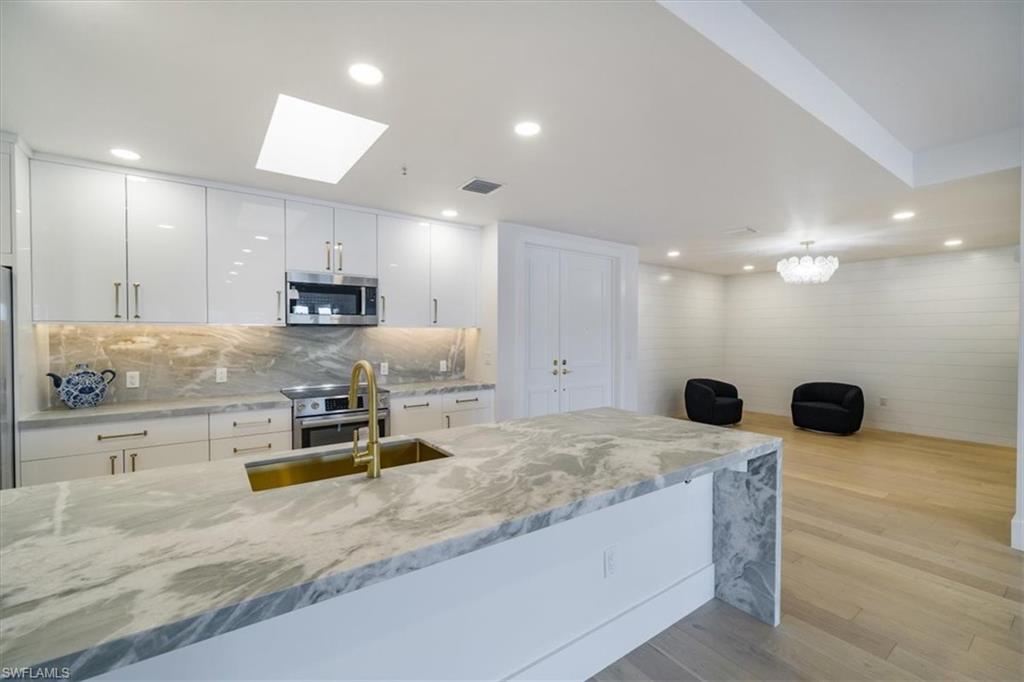 780 5th AVE S 305