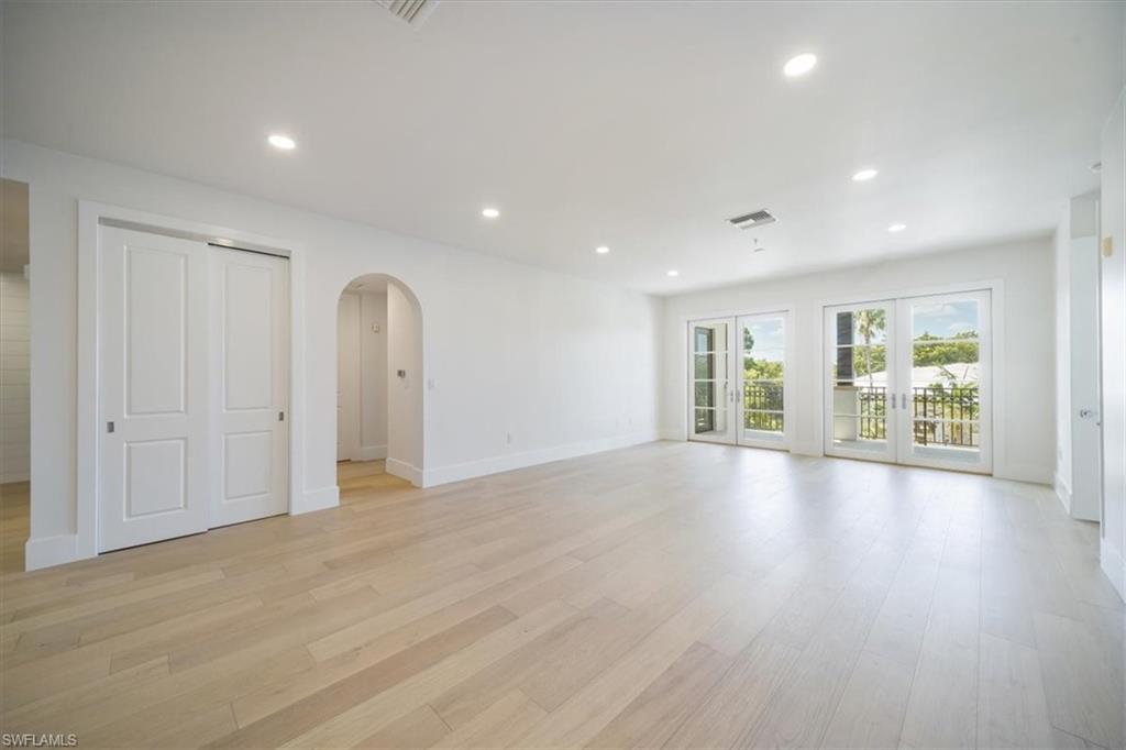 780 5th AVE S 305