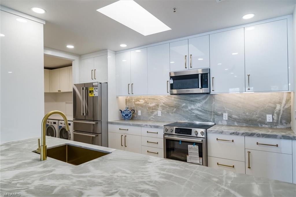 780 5th AVE S 305