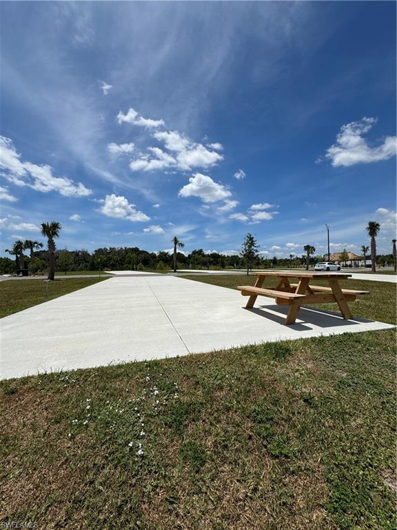 PALM BREEZE - Land