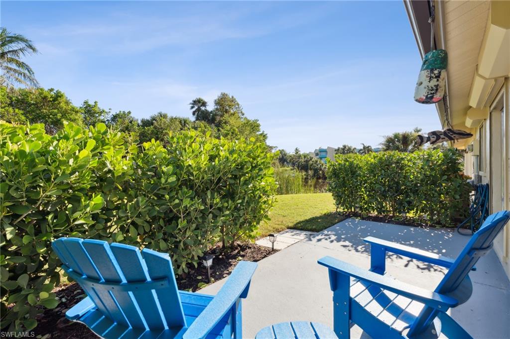 851 Palm View DR