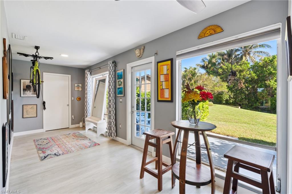851 Palm View DR
