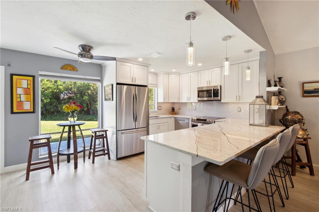 851 Palm View DR