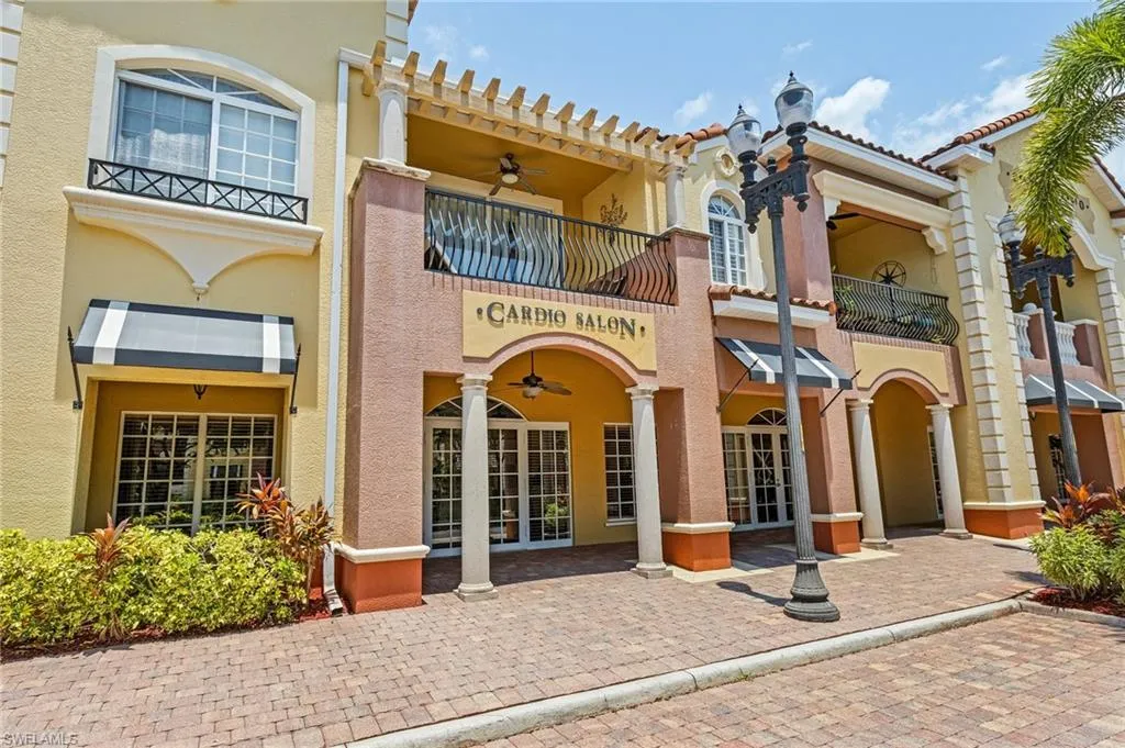 Estero, Florida 33928, United States, 2 Bedrooms Bedrooms, ,2 BathroomsBathrooms,Residential,Pending,150970