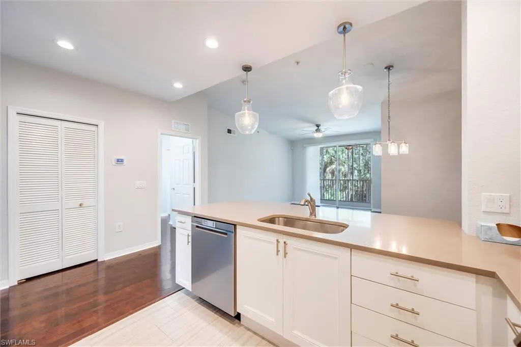 Estero, Florida 33928, United States, 2 Bedrooms Bedrooms, ,2 BathroomsBathrooms,Residential,Pending,150970