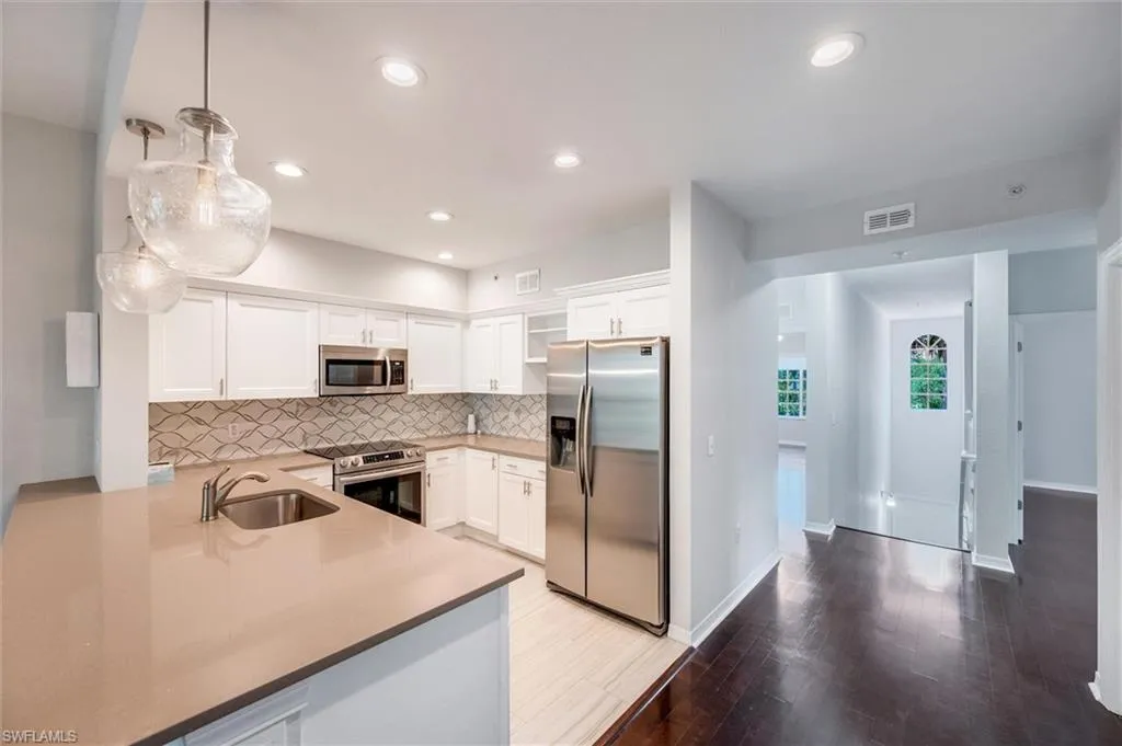 Estero, Florida 33928, United States, 2 Bedrooms Bedrooms, ,2 BathroomsBathrooms,Residential,Pending,150970