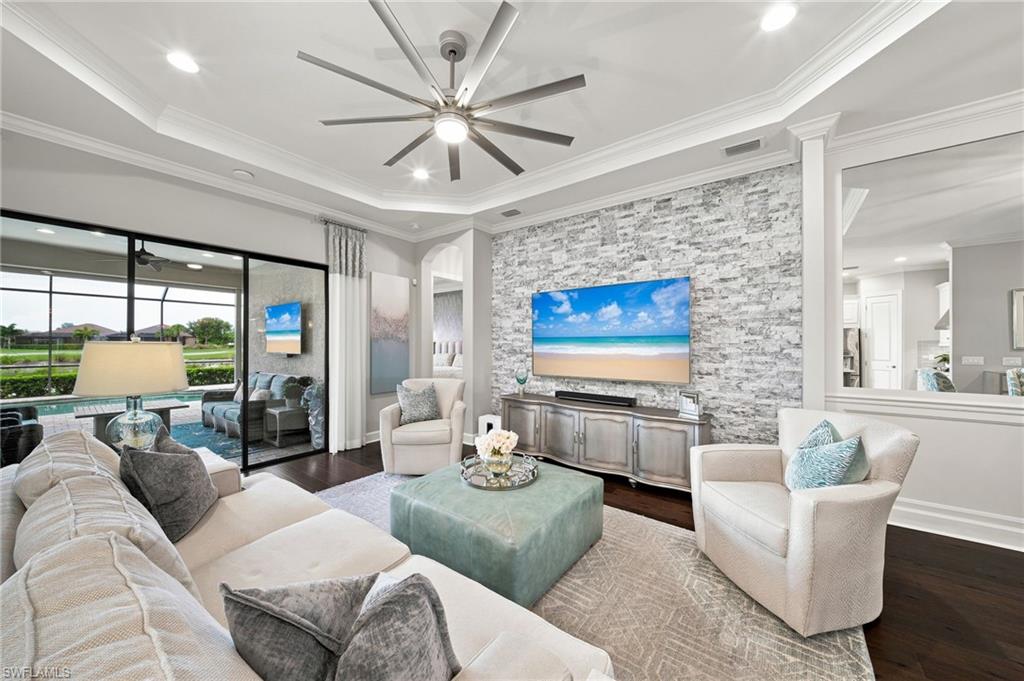 9392 Terresina DR