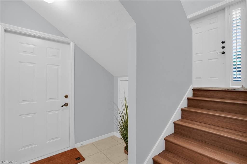 Photo of 916 EGRETS RUN #201, NAPLES, FL 34108 (MLS # 226011542)