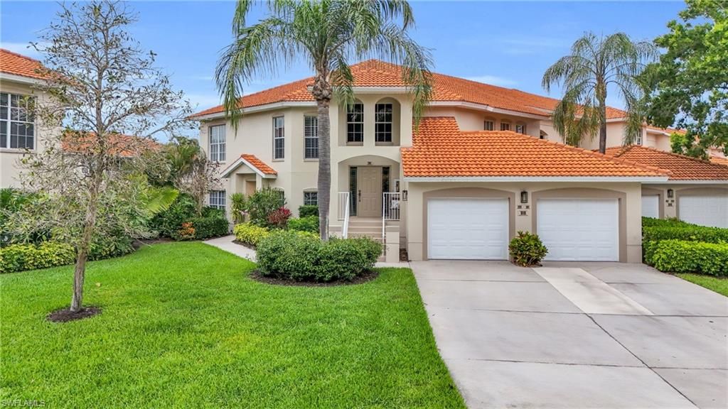 Photo of 916 EGRETS RUN #201, NAPLES, FL 34108 (MLS # 226011542)