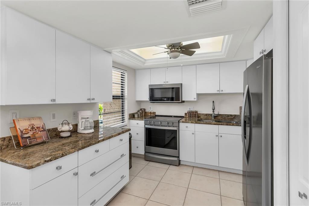 TOWN HOUSE SQUARE - Residential