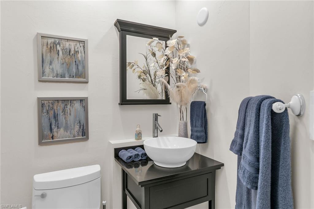 TOWN HOUSE SQUARE - Residential