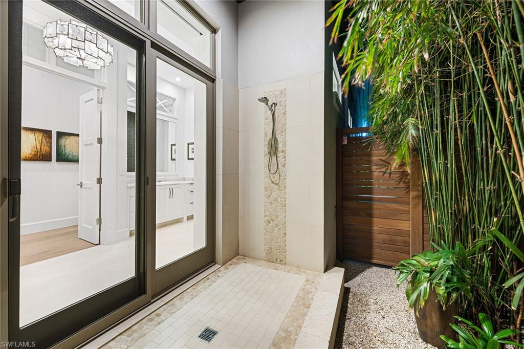 AQUALANE SHORES - Residential