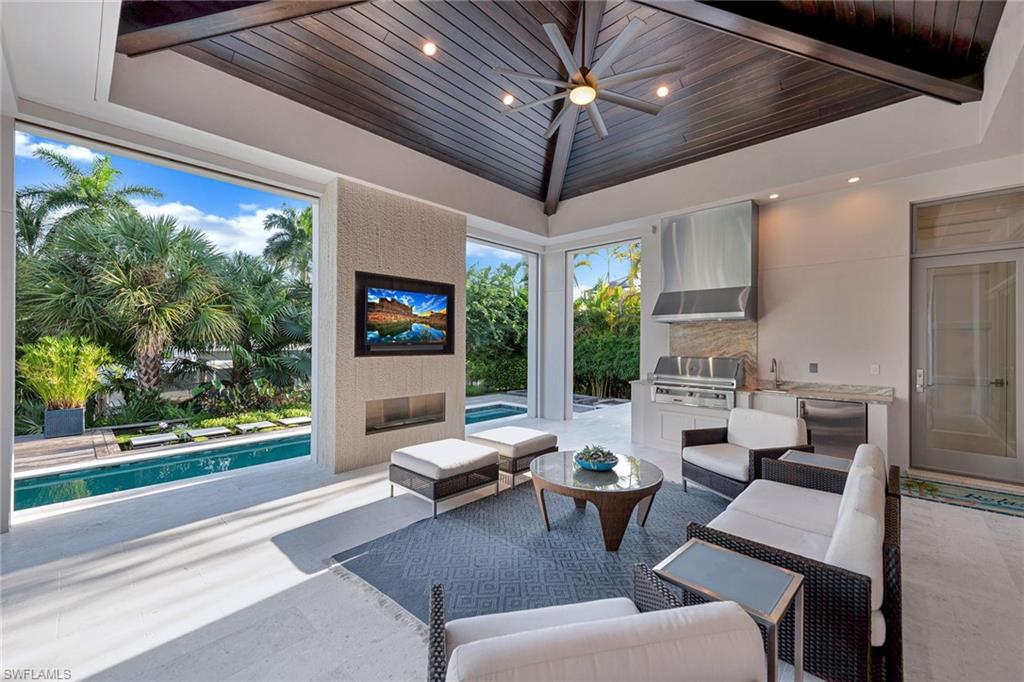 AQUALANE SHORES - Residential