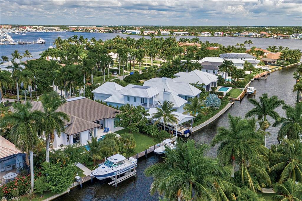 AQUALANE SHORES - Residential