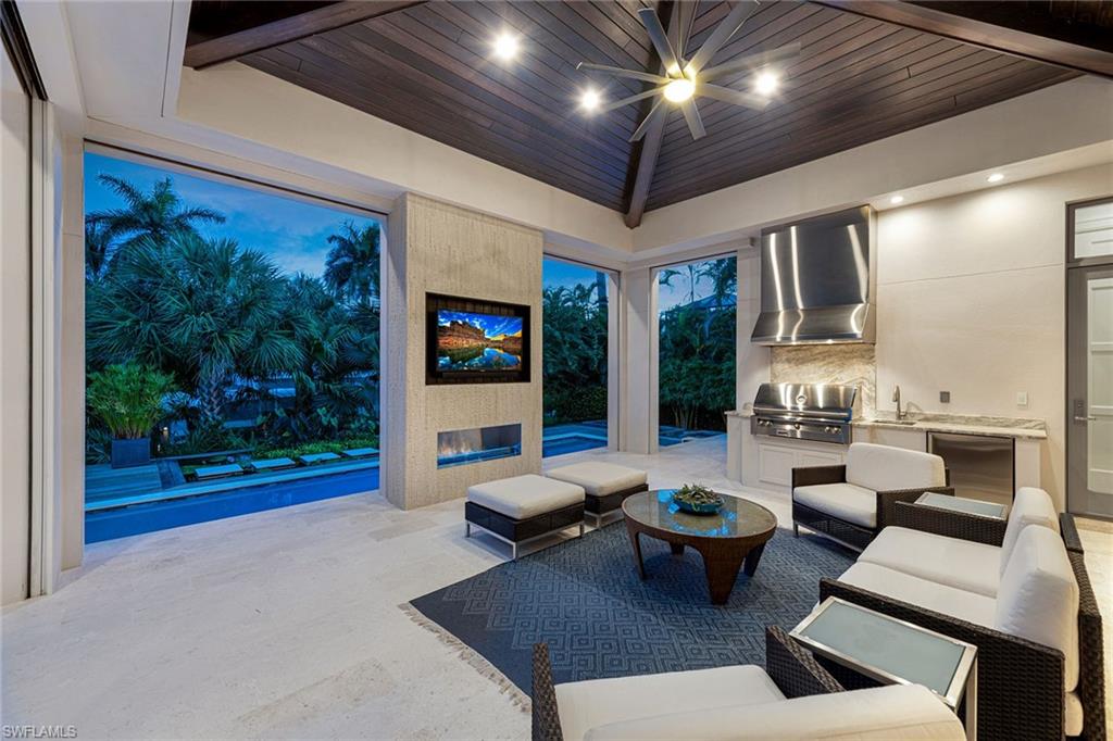 AQUALANE SHORES - Residential