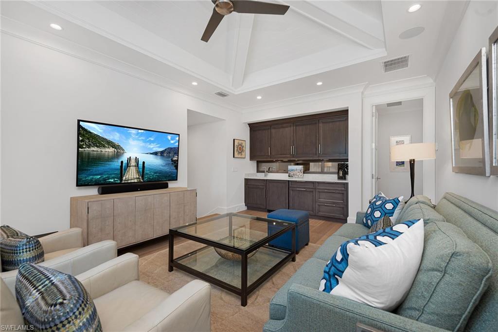 AQUALANE SHORES - Residential