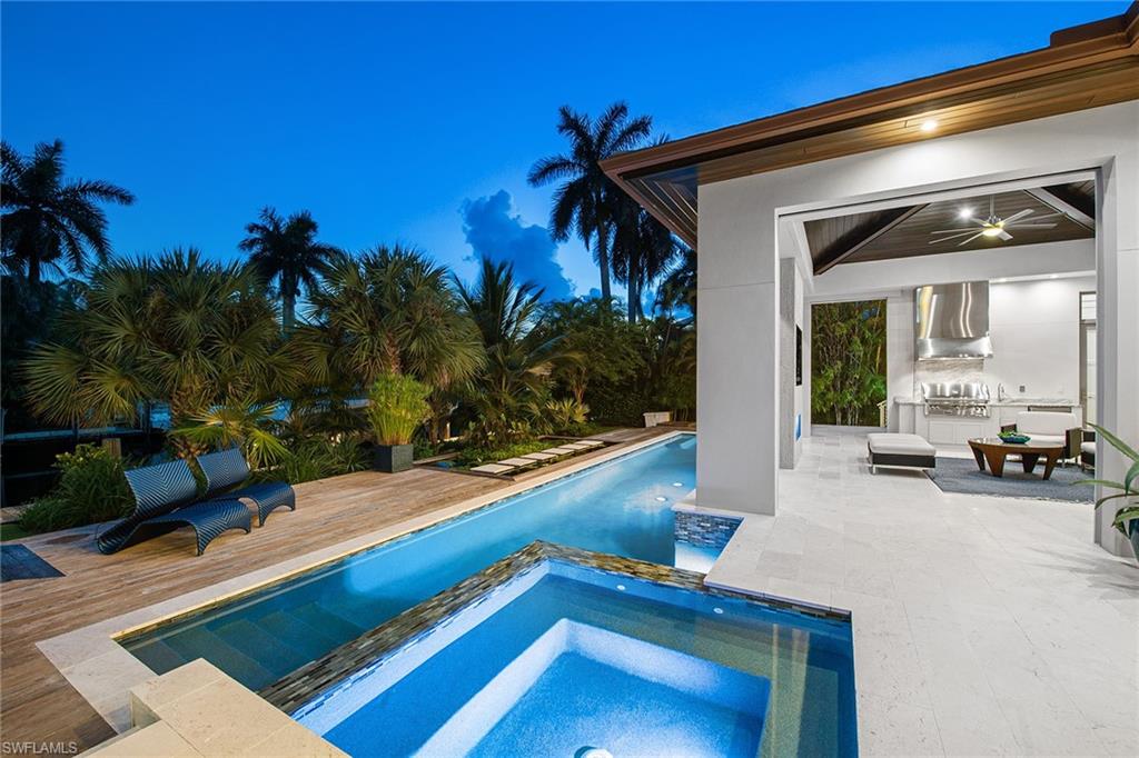 AQUALANE SHORES - Residential