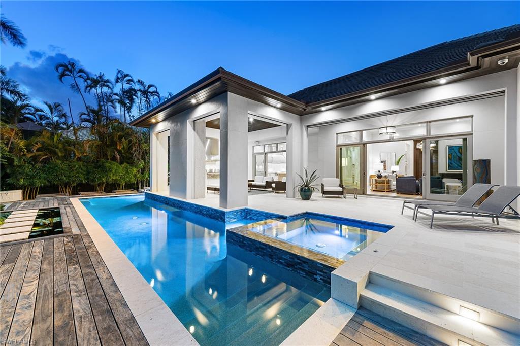 AQUALANE SHORES - Residential