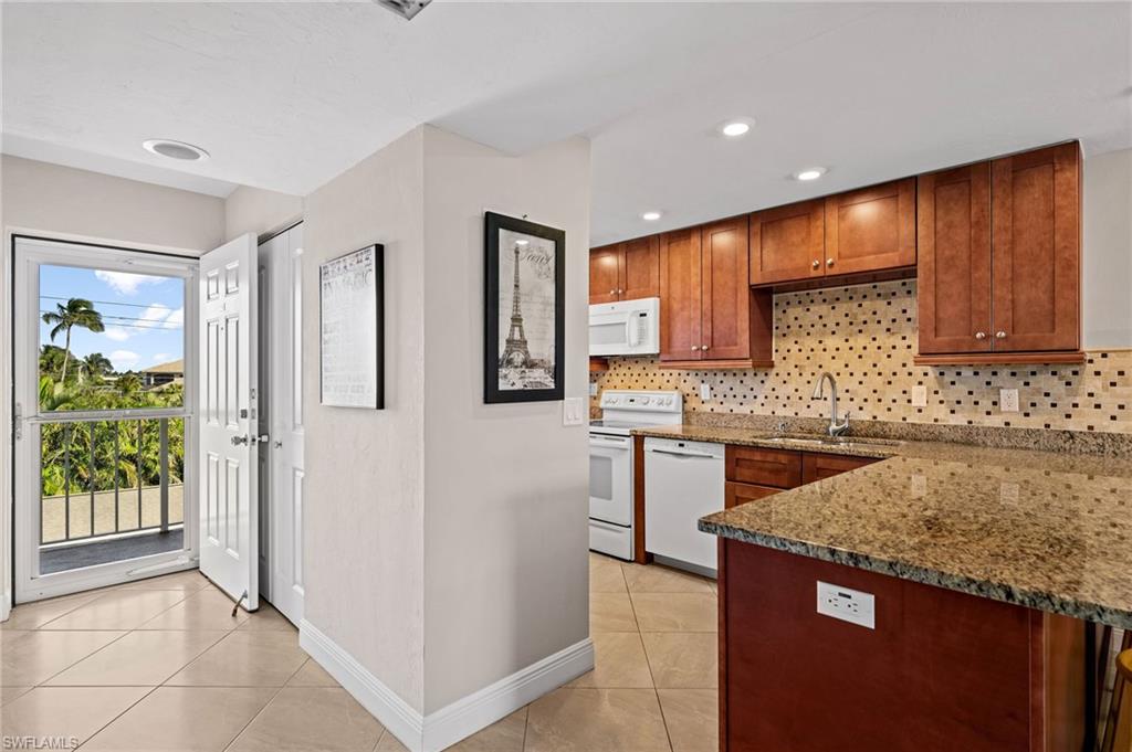 FRENCH VILLAGE OF MARCO - Residential