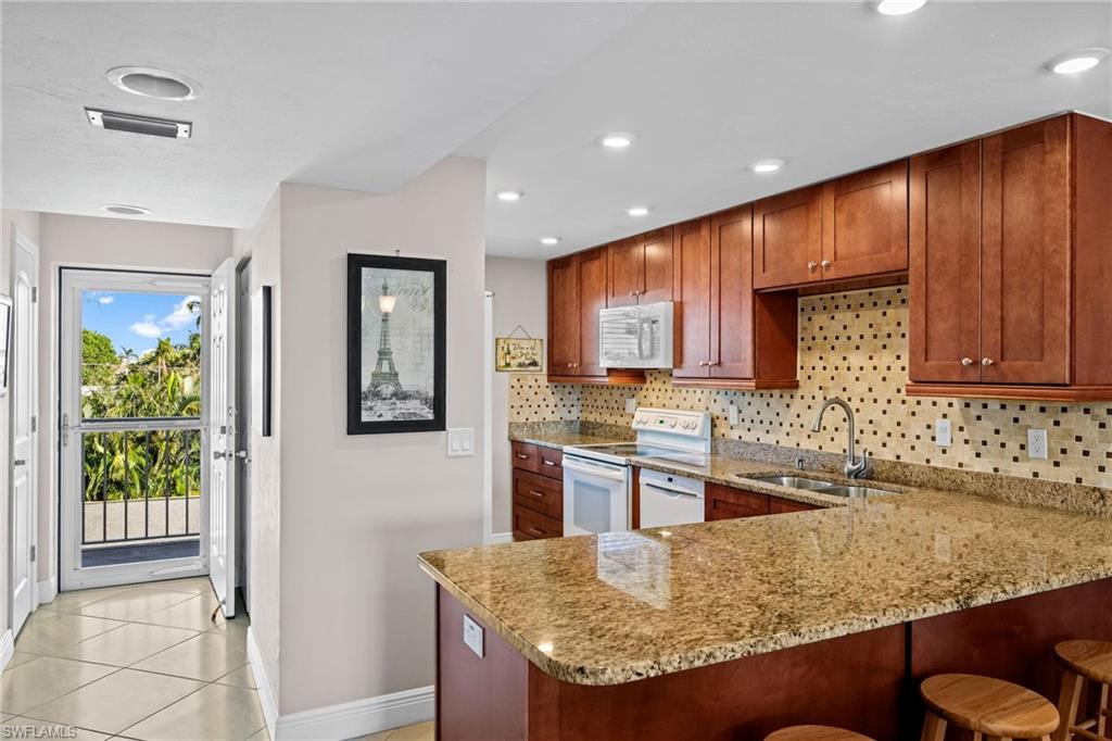 FRENCH VILLAGE OF MARCO - Residential