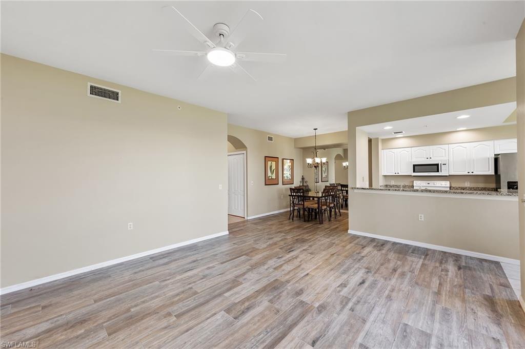 LAKESIDE GREEN - Residential