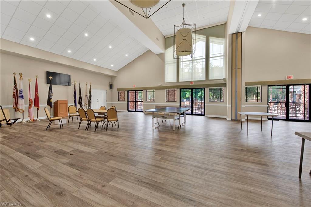 LAKESIDE GREEN - Residential