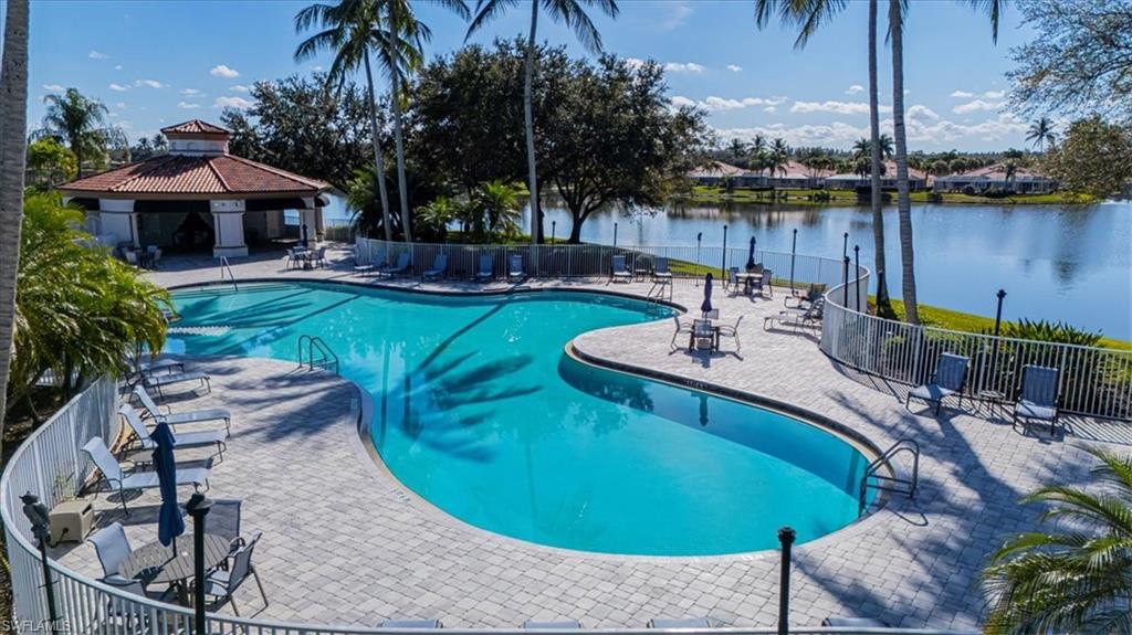 VILLAGE WALK - Residential