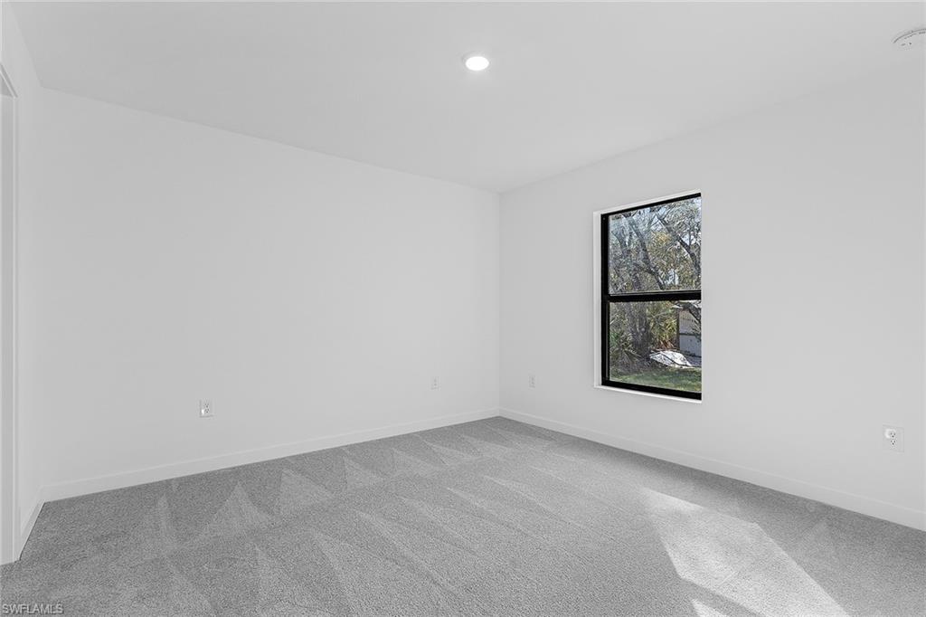 MIRROR LAKES - Residential