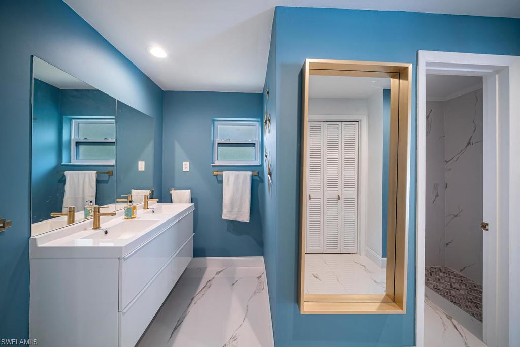 MOORINGS - Residential