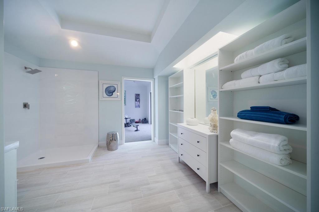 MOORINGS - Residential