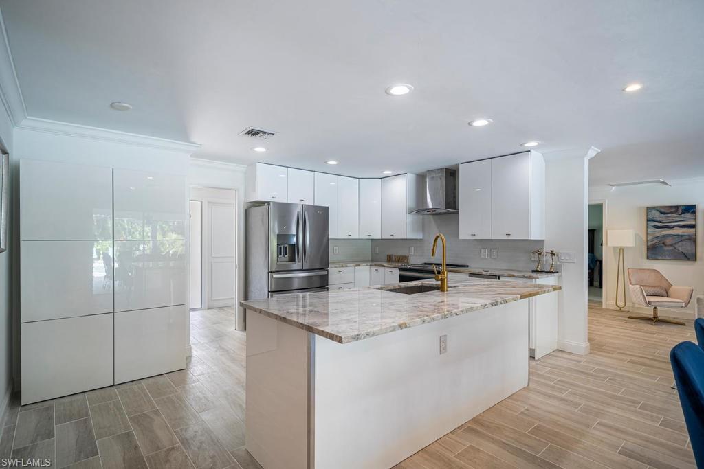 MOORINGS - Residential