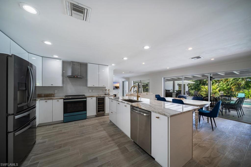 MOORINGS - Residential