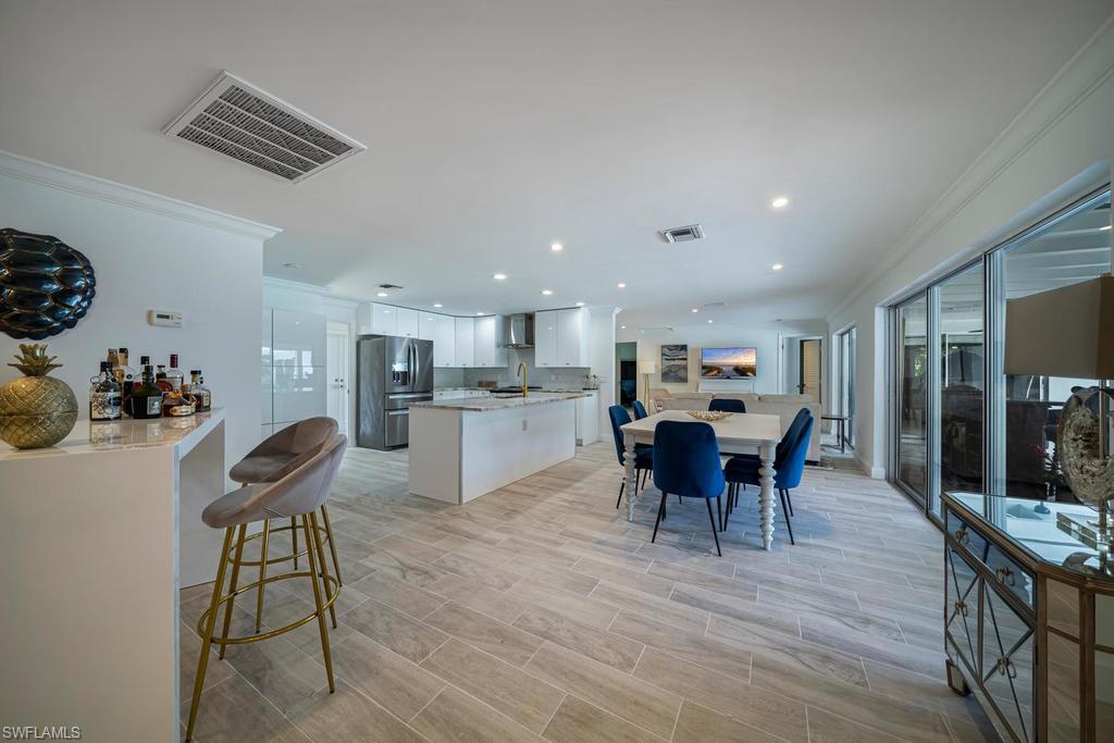 MOORINGS - Residential