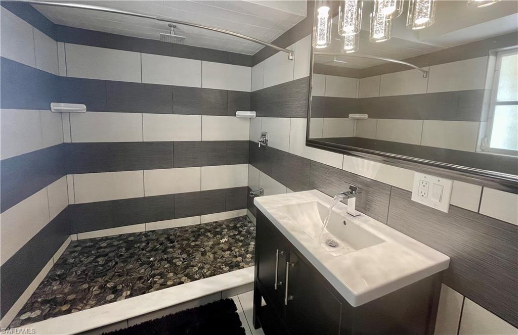 ROYAL HARBOR - Residential