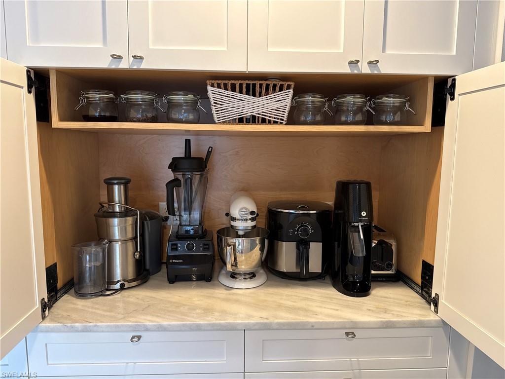 ROYAL HARBOR - Residential