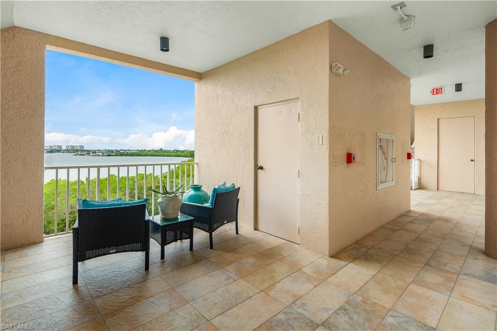 ROYAL MARCO POINT - Residential