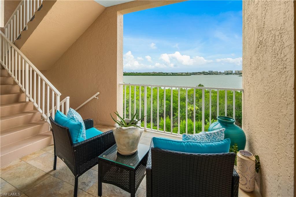 ROYAL MARCO POINT - Residential