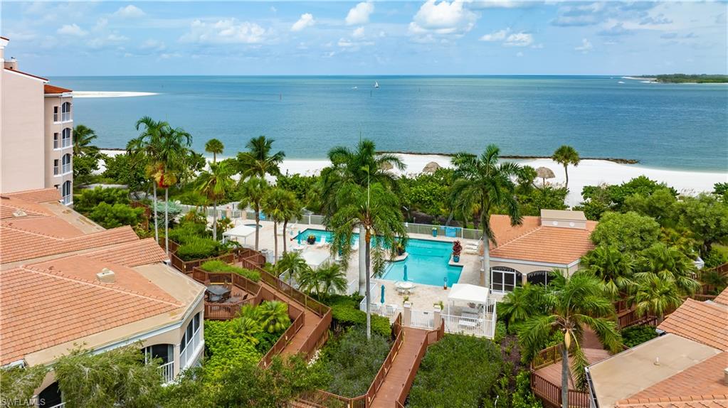 ROYAL MARCO POINT - Residential