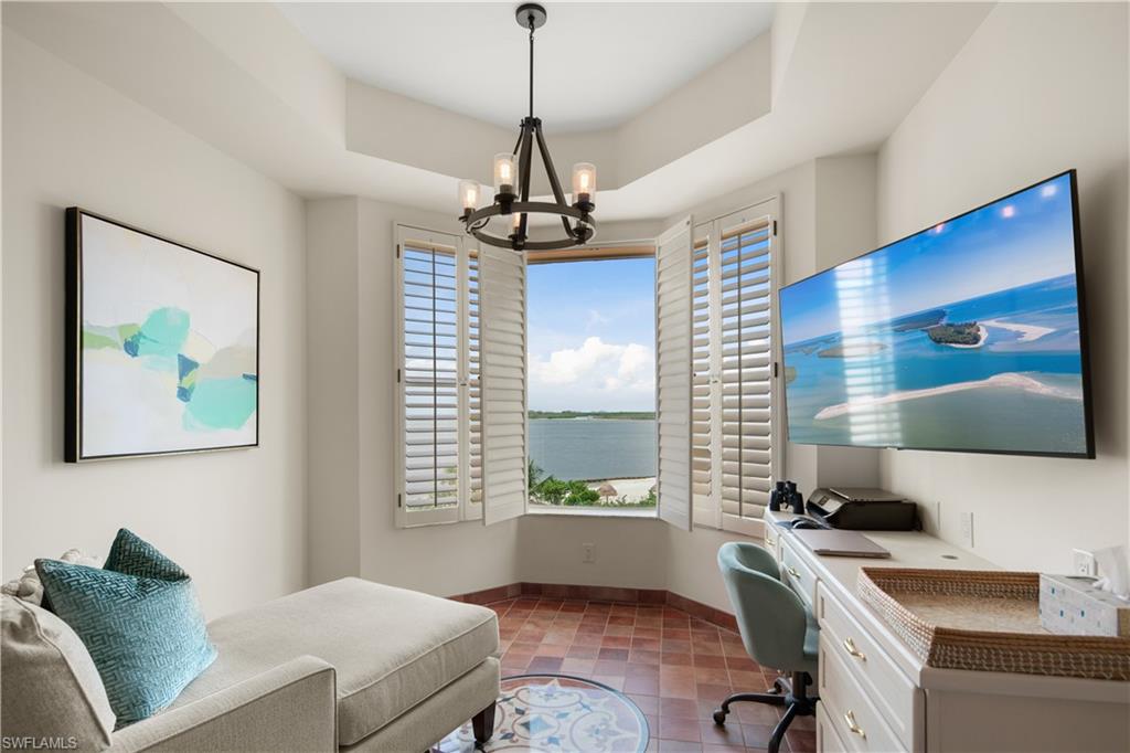 ROYAL MARCO POINT - Residential