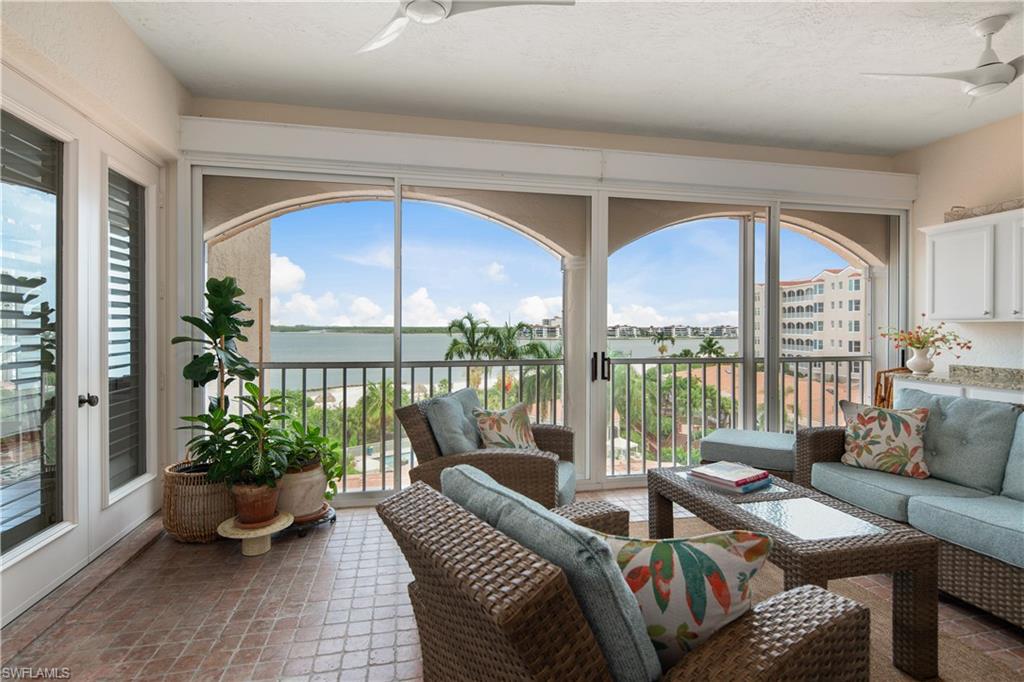 ROYAL MARCO POINT - Residential