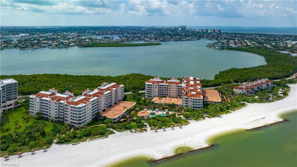 ROYAL MARCO POINT - Residential