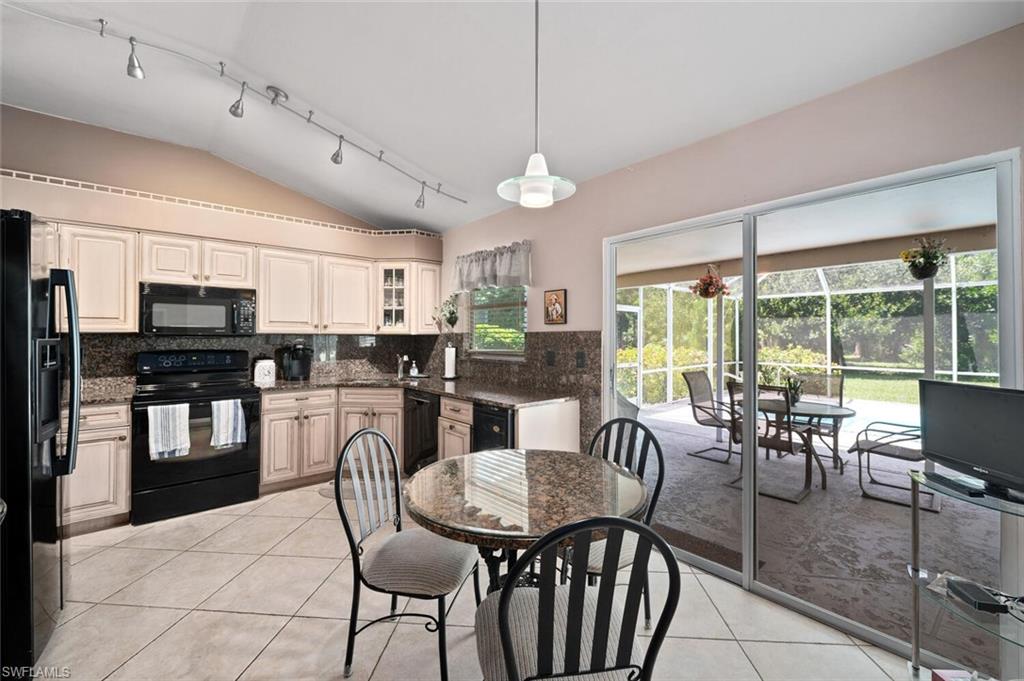 FOUNTAIN LAKES - Residential