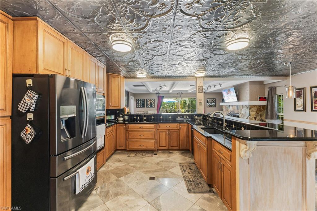 SAN CARLOS PARK - Residential